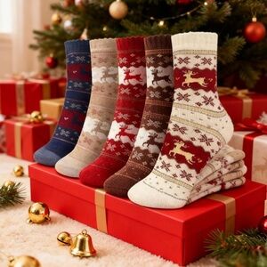 NWT 10 Pairs of Cozy Thick Socks - Festive Christmas Reindeer & Snowflake Design
